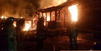 На пожаре в садоводстве Кировского района пострадал мужчина